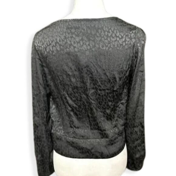 Michael Kors Crop Length Blouse Front Tie Animal Jacquard Print Black Large NWT - Picture 5 of 9